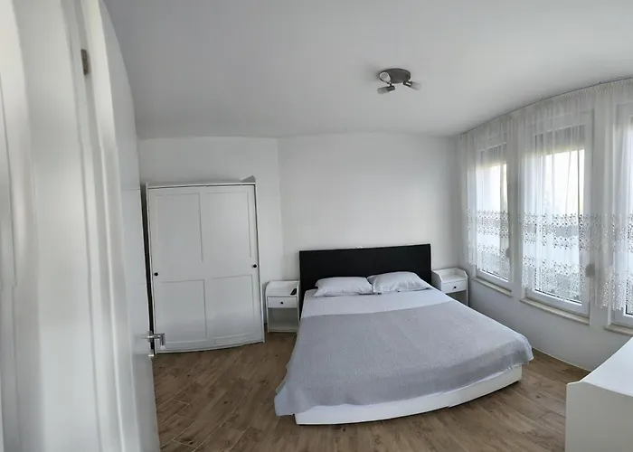 Znjan beachfront apartments Split * Split