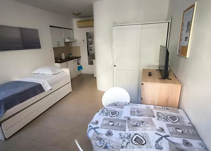 Znjan beachfront apartments Split Appartement *