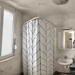 Znjan Beachfront Apartments Split 斯普利特