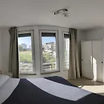 Znjan Beachfront Apartments Split * 斯普利特