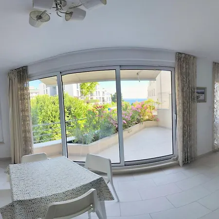 Znjan Beachfront Apartments Split Apartmán *
